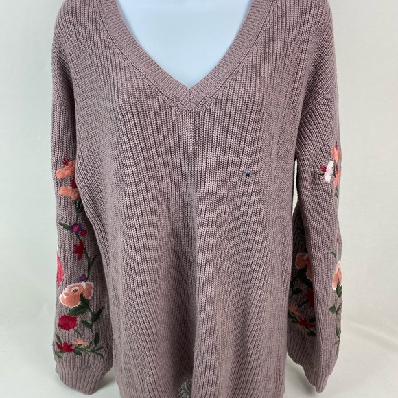 American Eagle Outfitters Floral Sweater NWT - Picture 2 of 7